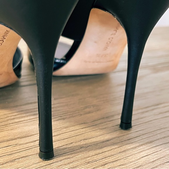 Manolo Blahnik Ripta Wide-Band Patent Pump (37.5) - Picture 10 of 15